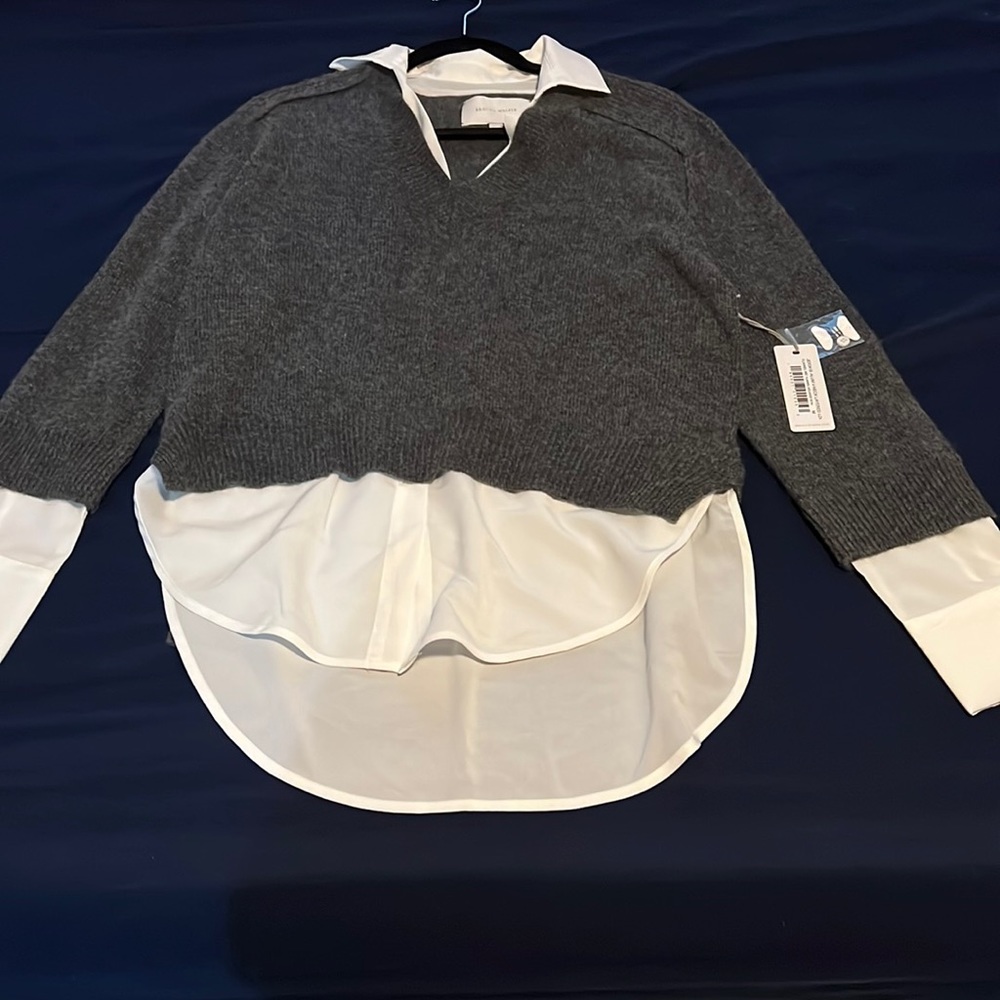 Brochure Walker, Grey Layered V-Neck Sweater